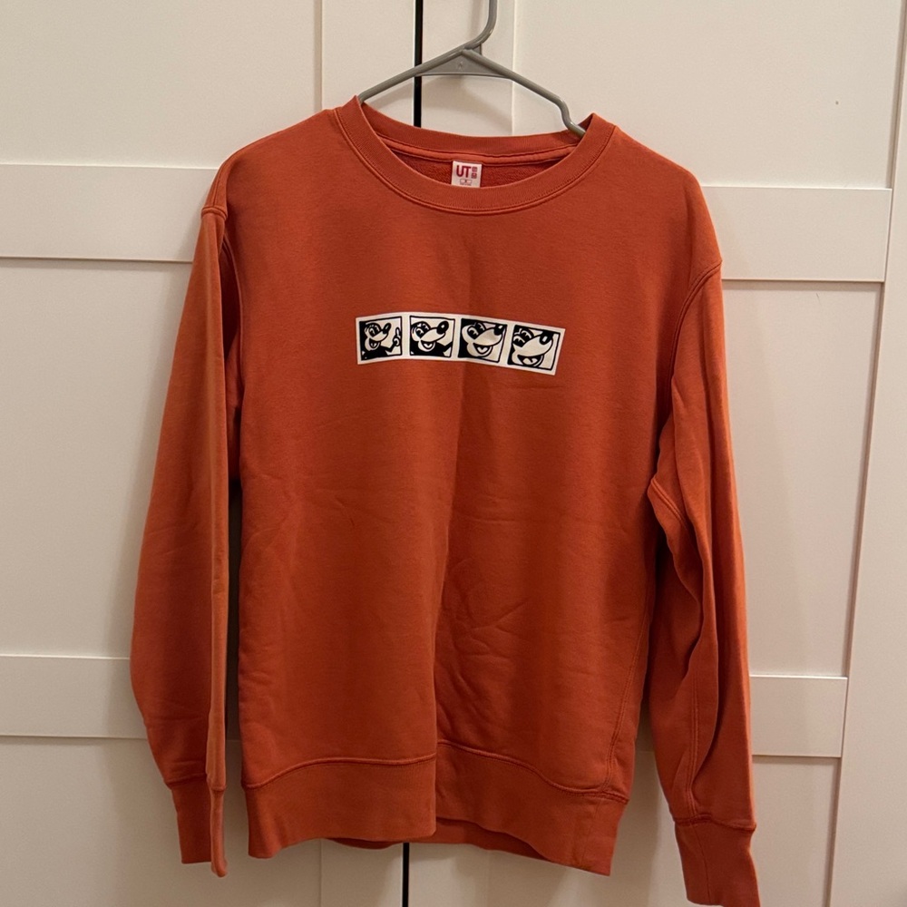Uniqlo Men's Graphic Crewneck Sweater in Orange